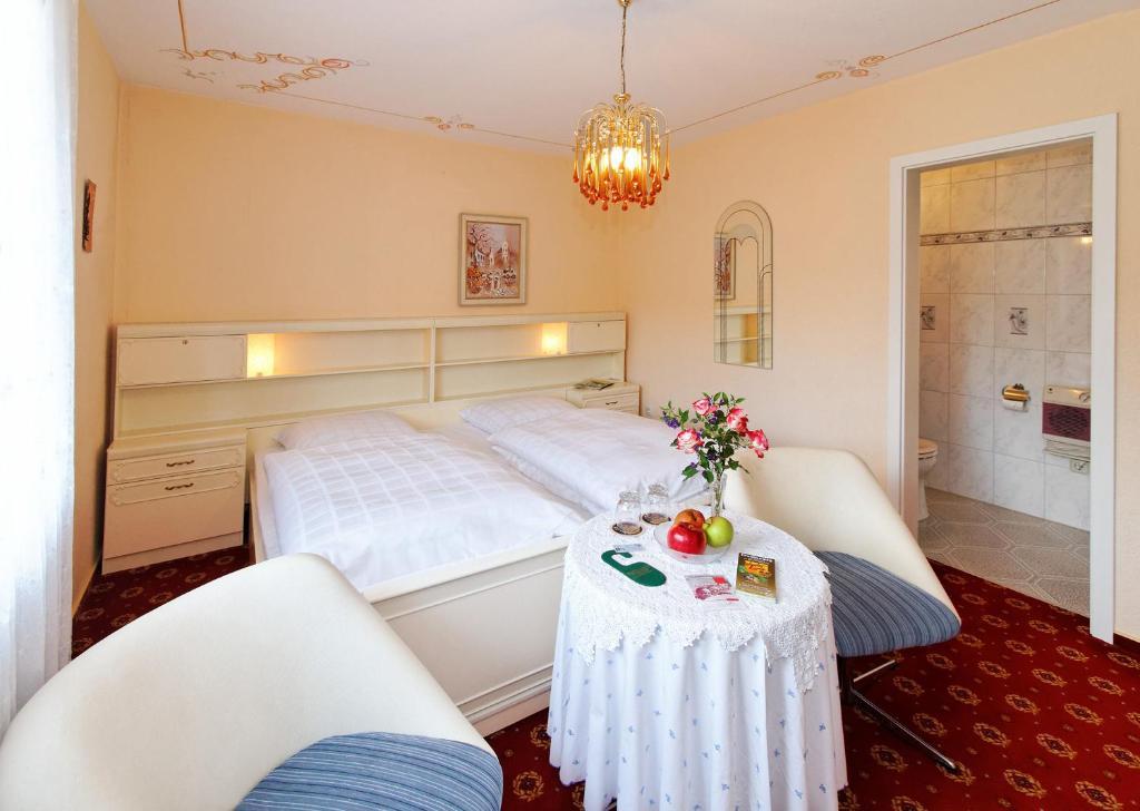 Hotel Garni Regina Goessweinstein Exterior photo