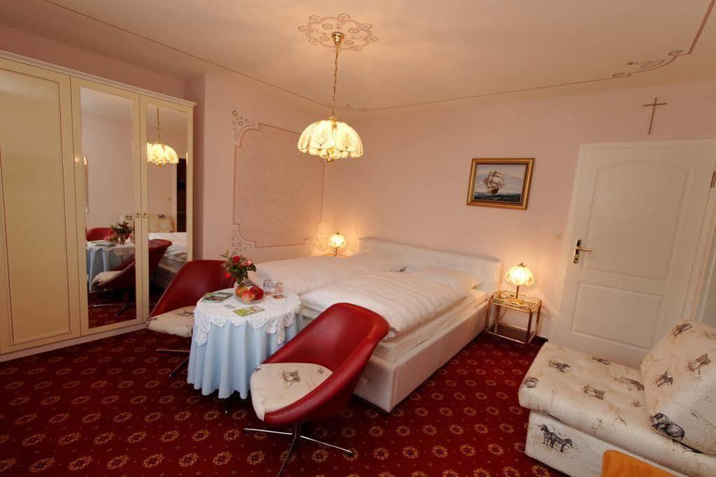 Hotel Garni Regina Goessweinstein Exterior photo